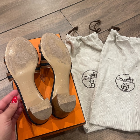 Hermes Sandales Oasis- COLOR: Bleu Brut/Gold - Picture 4 of 8